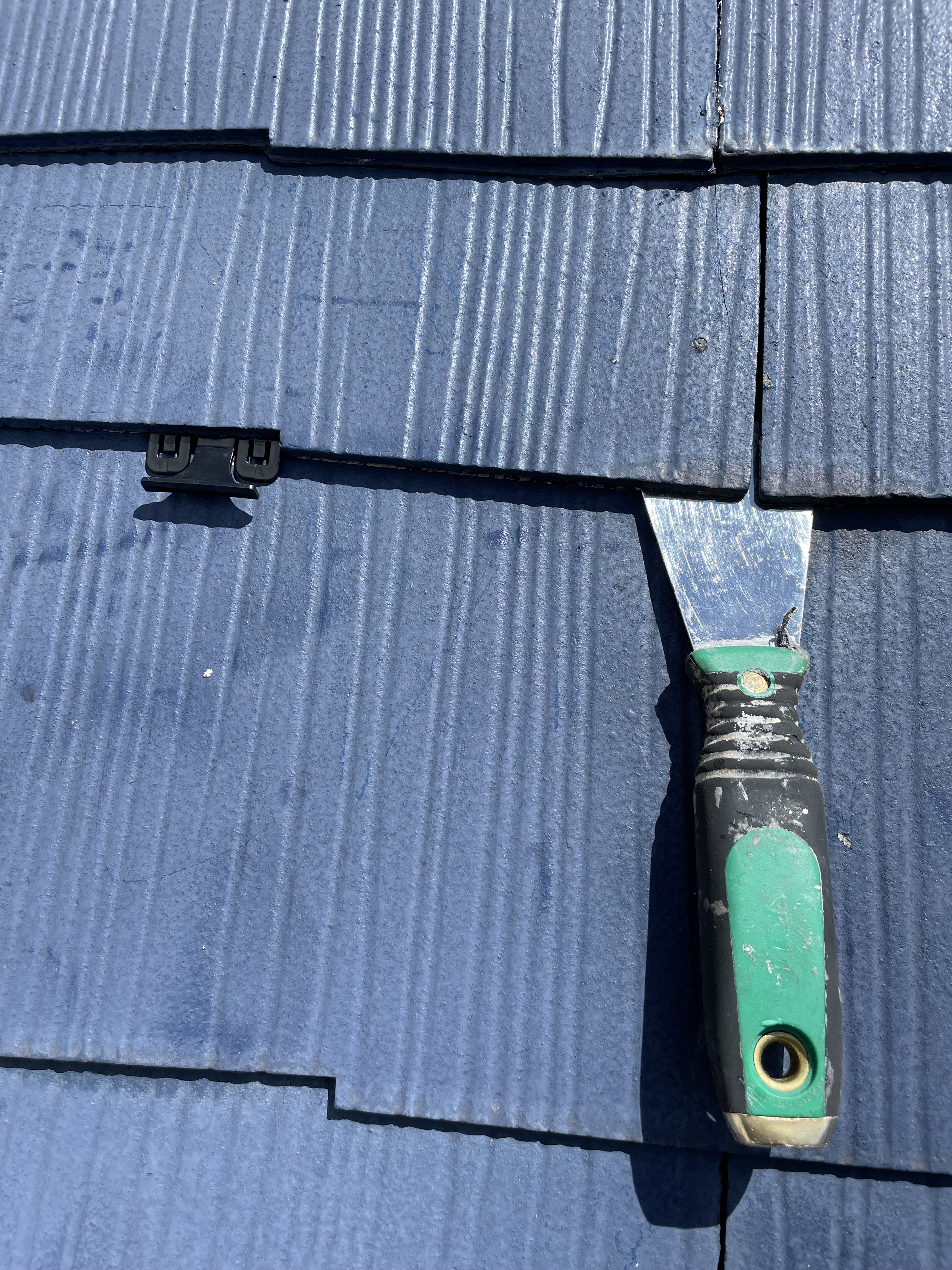 下屋根縁切り後タスペーサー挿入