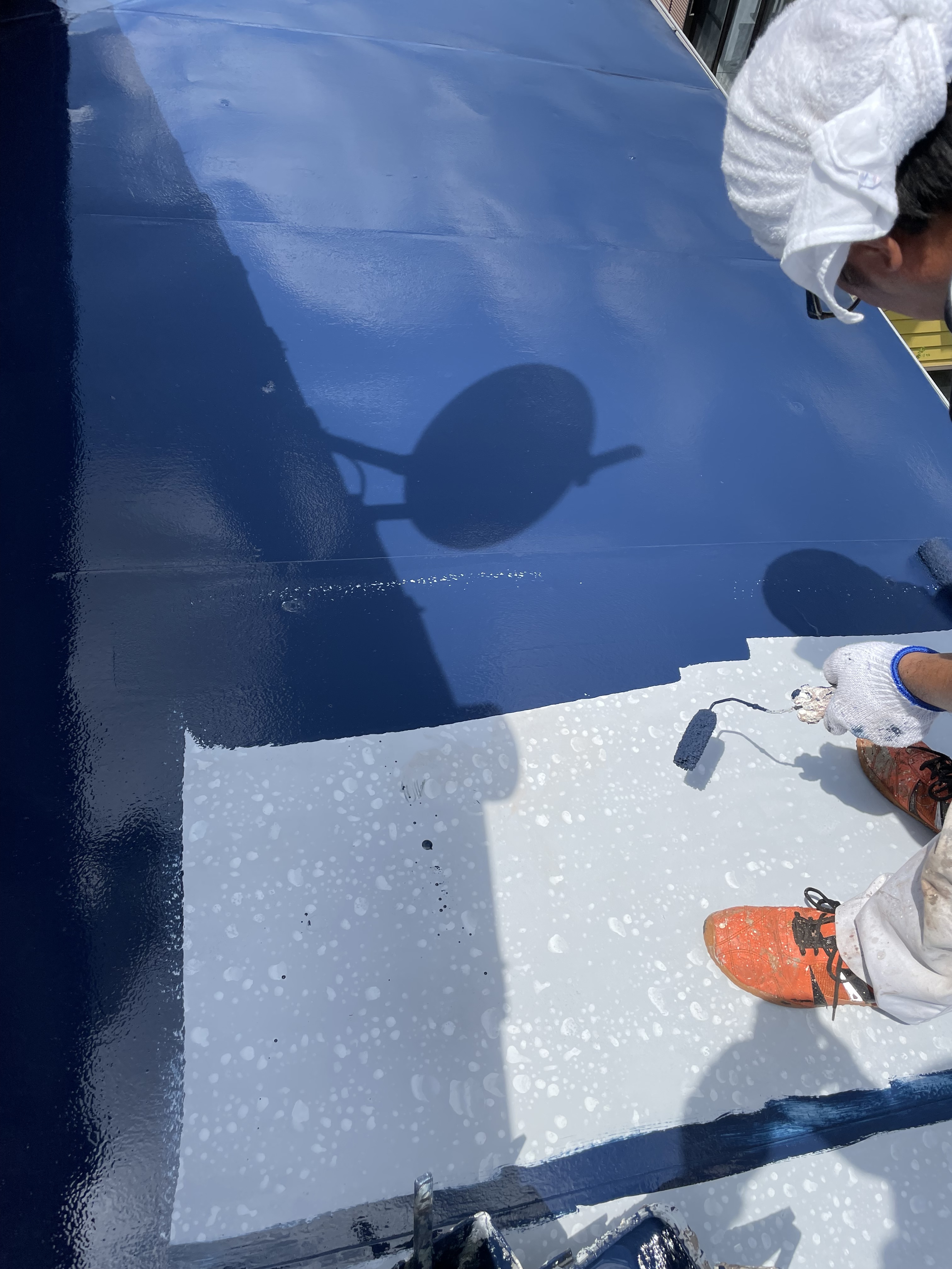 屋根アレスダイナミックルーフ中塗り (4)