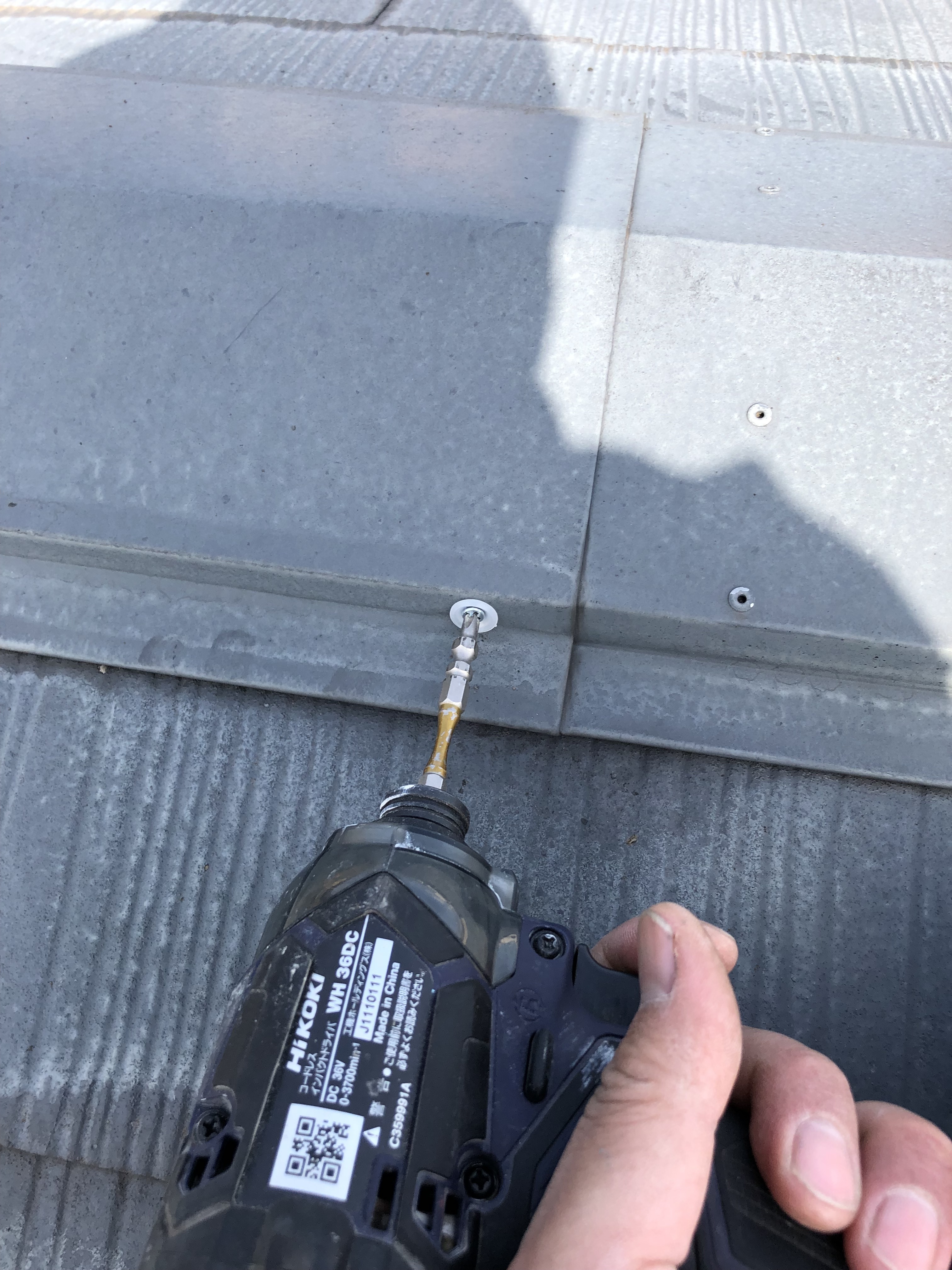 屋根ビス打ち替え (6)