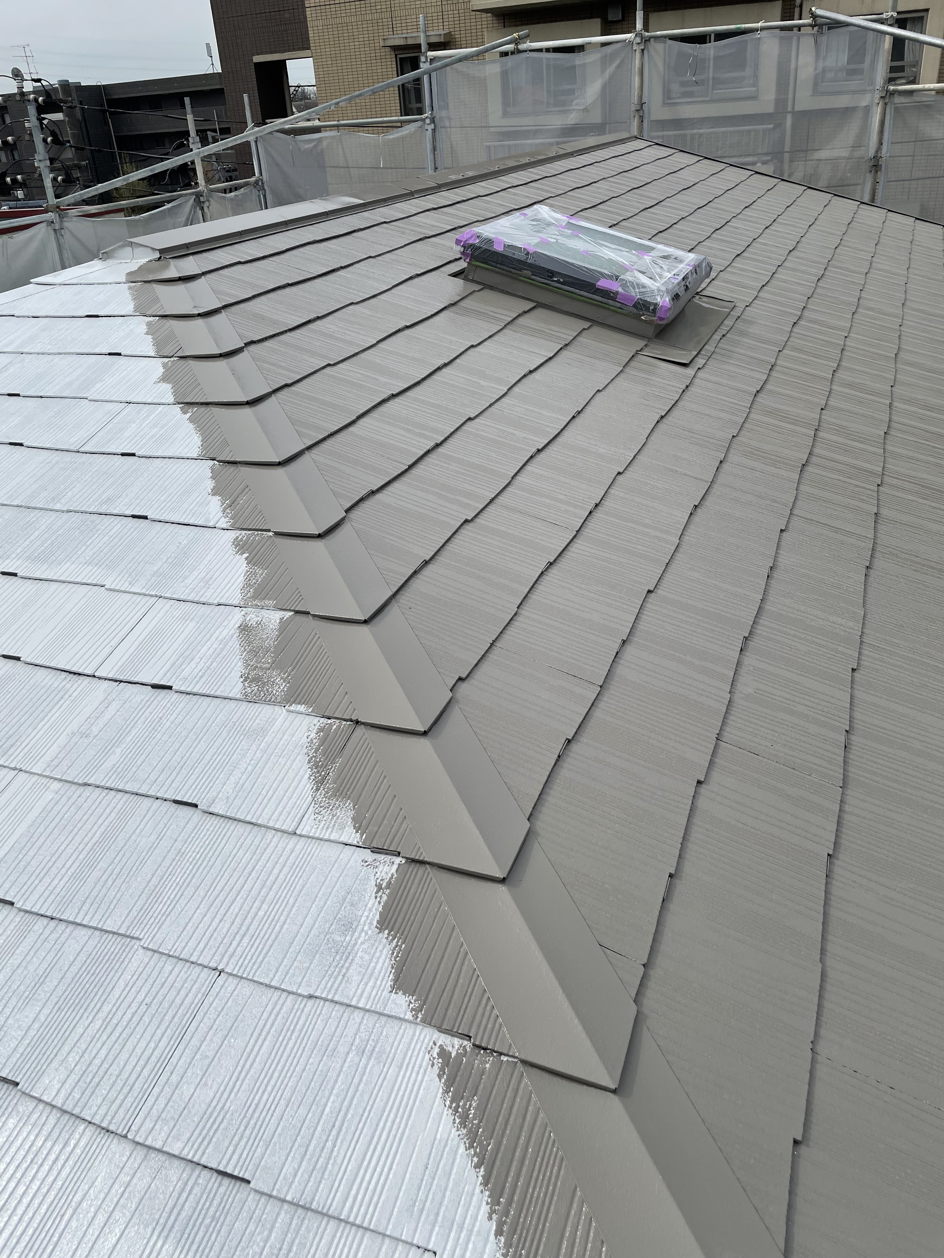 屋根アレスクール2液F中塗り (7)