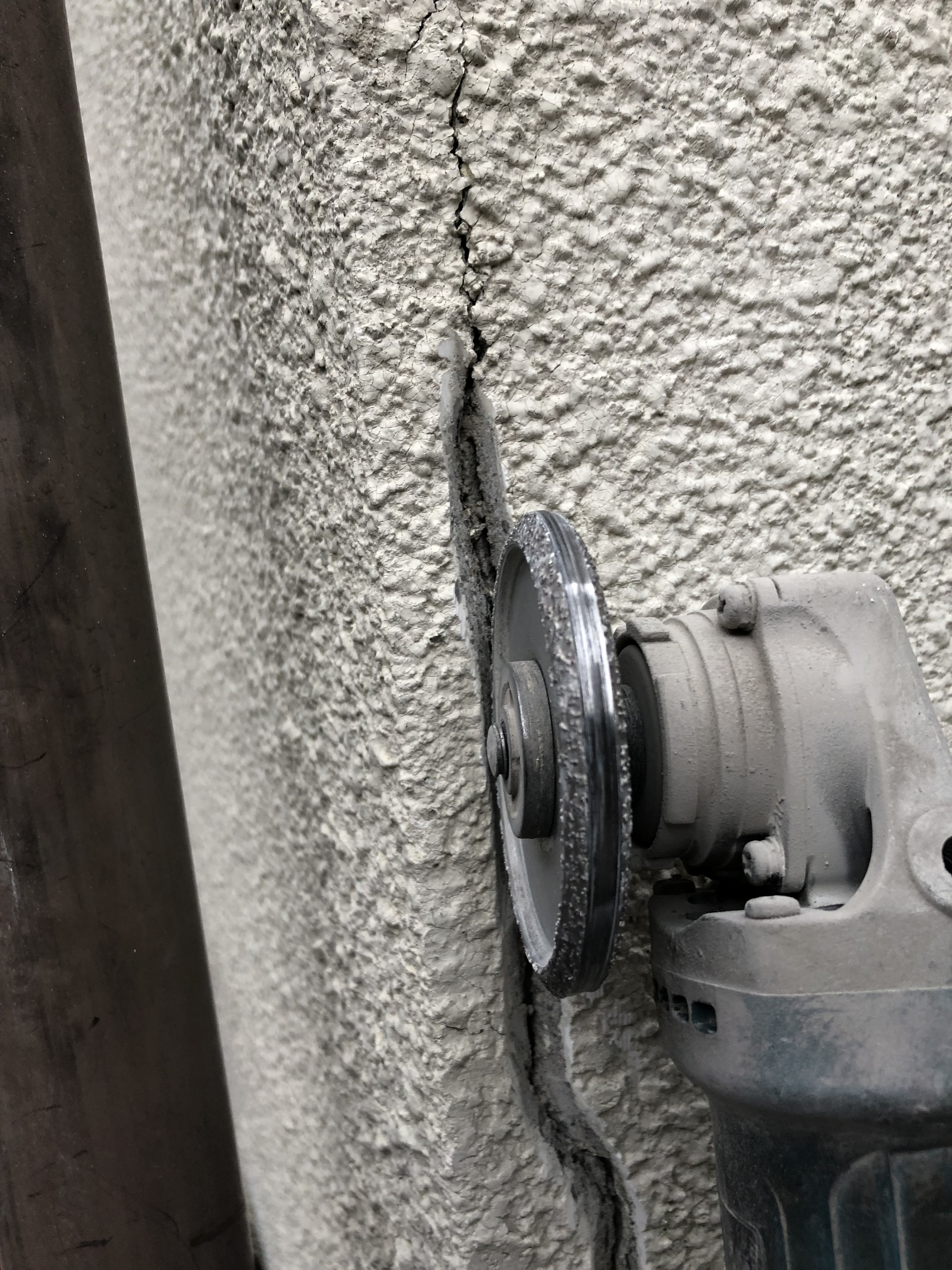 外壁クラックVjカット処理 (6)