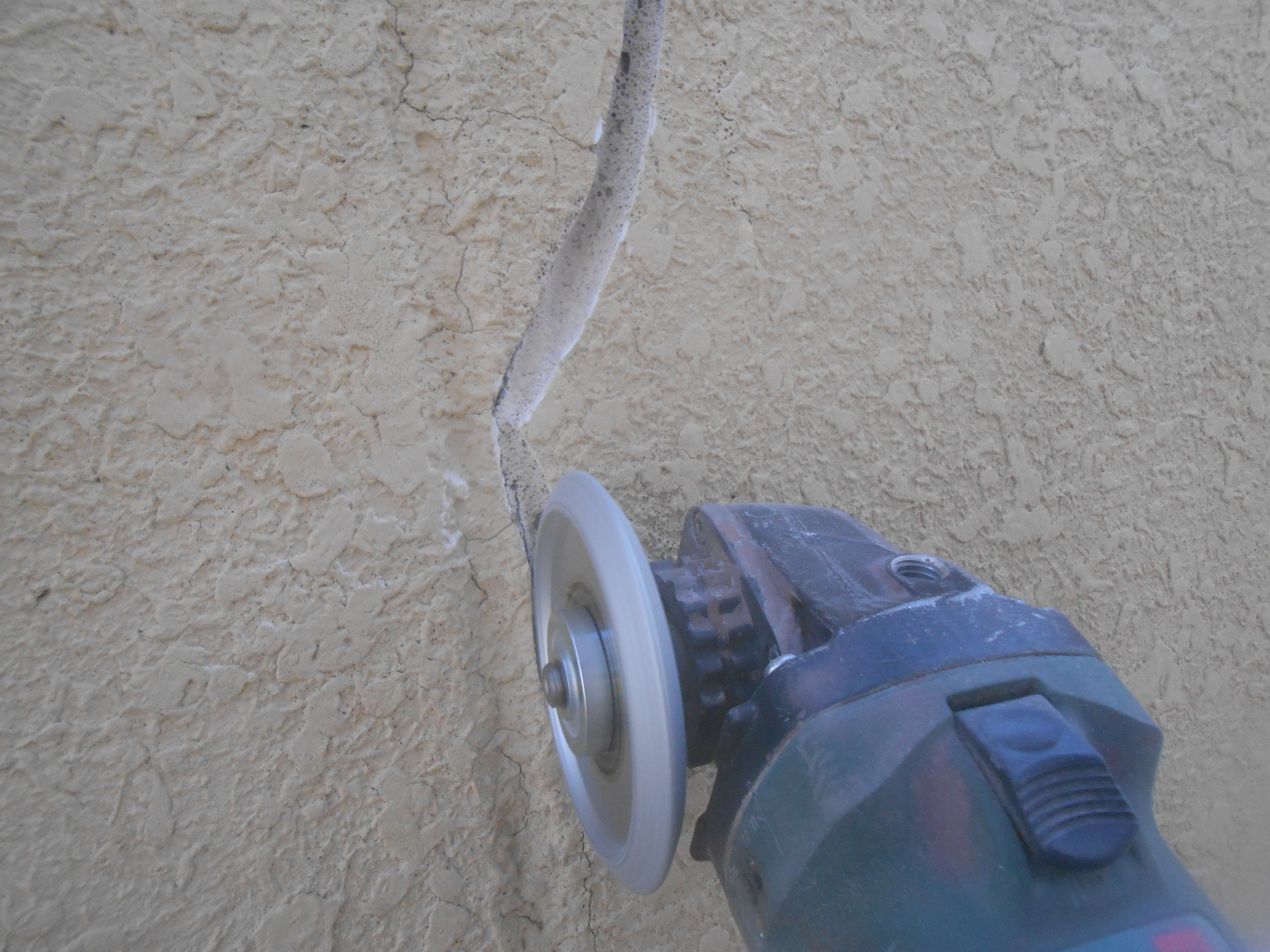 クラック部Vカット補修処理 (18)