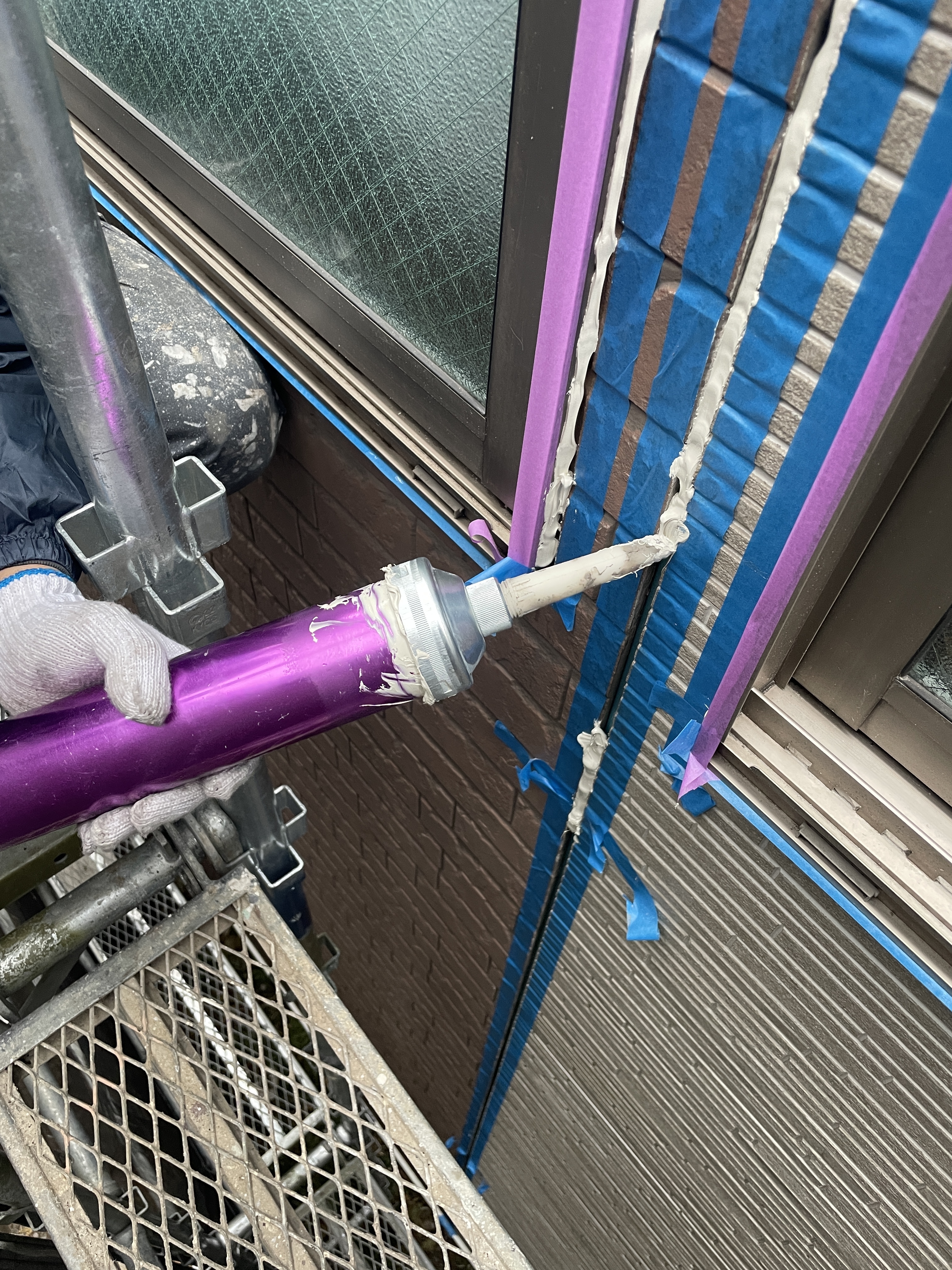 シーリング新設打ち込み  (1)