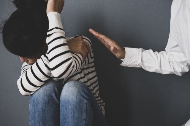 パートナーから暴言や暴力を受けて苦しい
