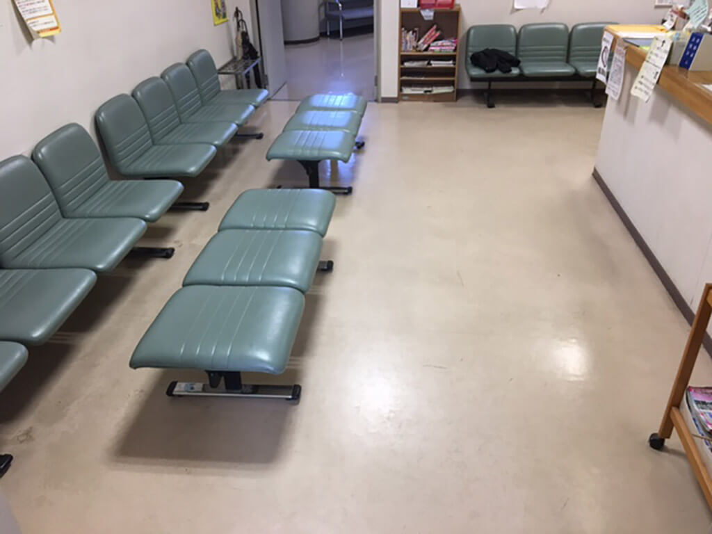 クリニック清掃02before