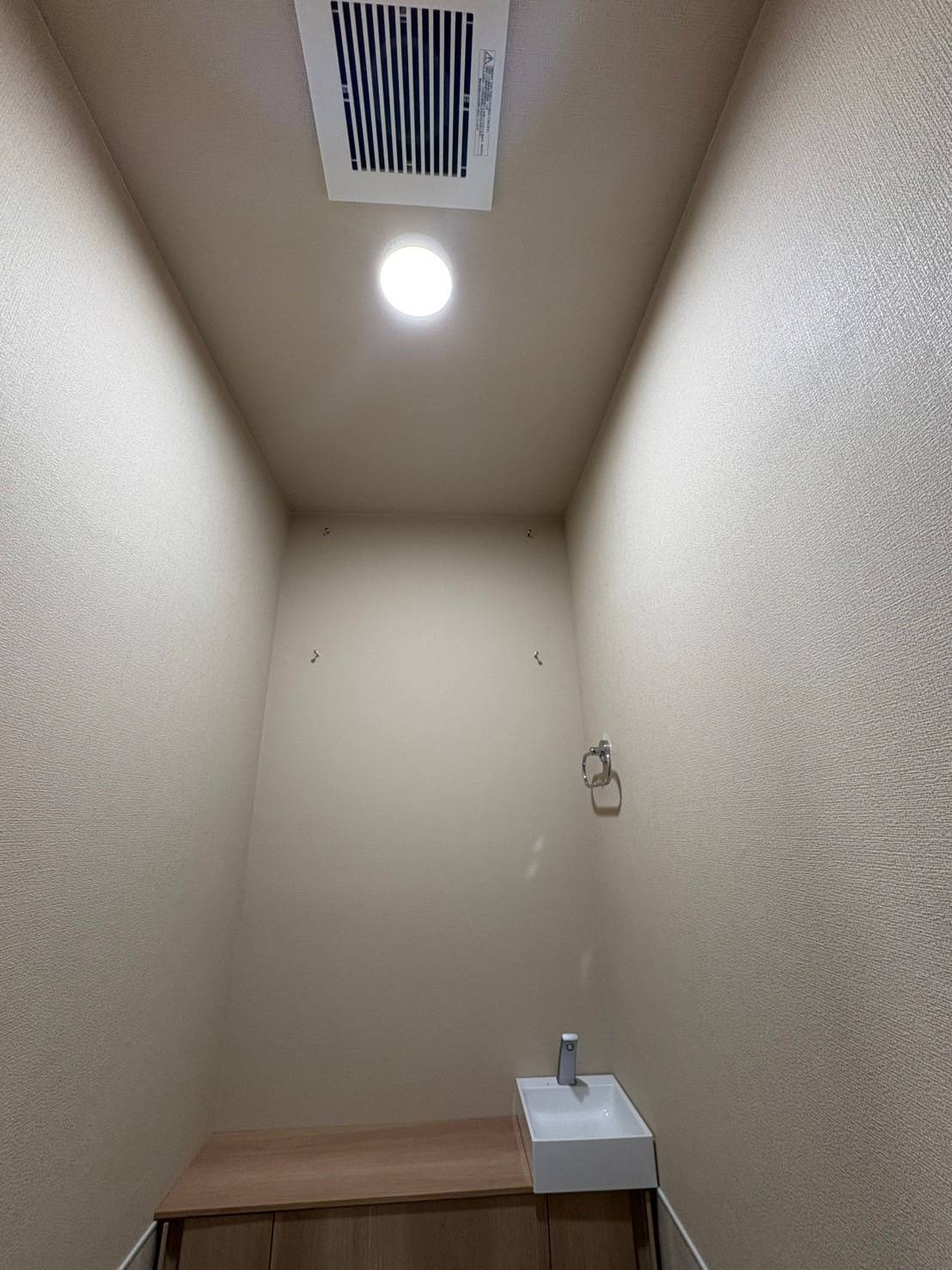 トイレ収納庫撤去