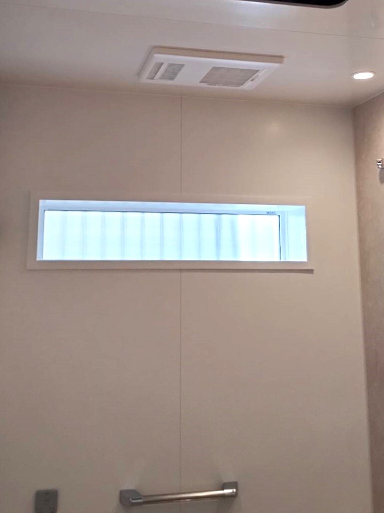 浴室窓施工後