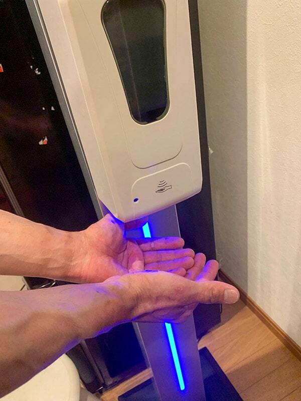 手指のアルコール消毒