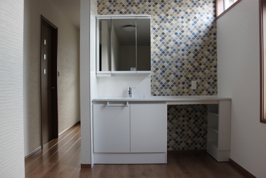 2階ホールに洗面台を設置