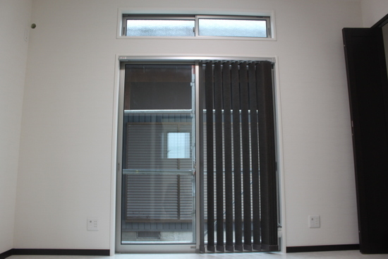 寝室縦型スクリーンカーテン