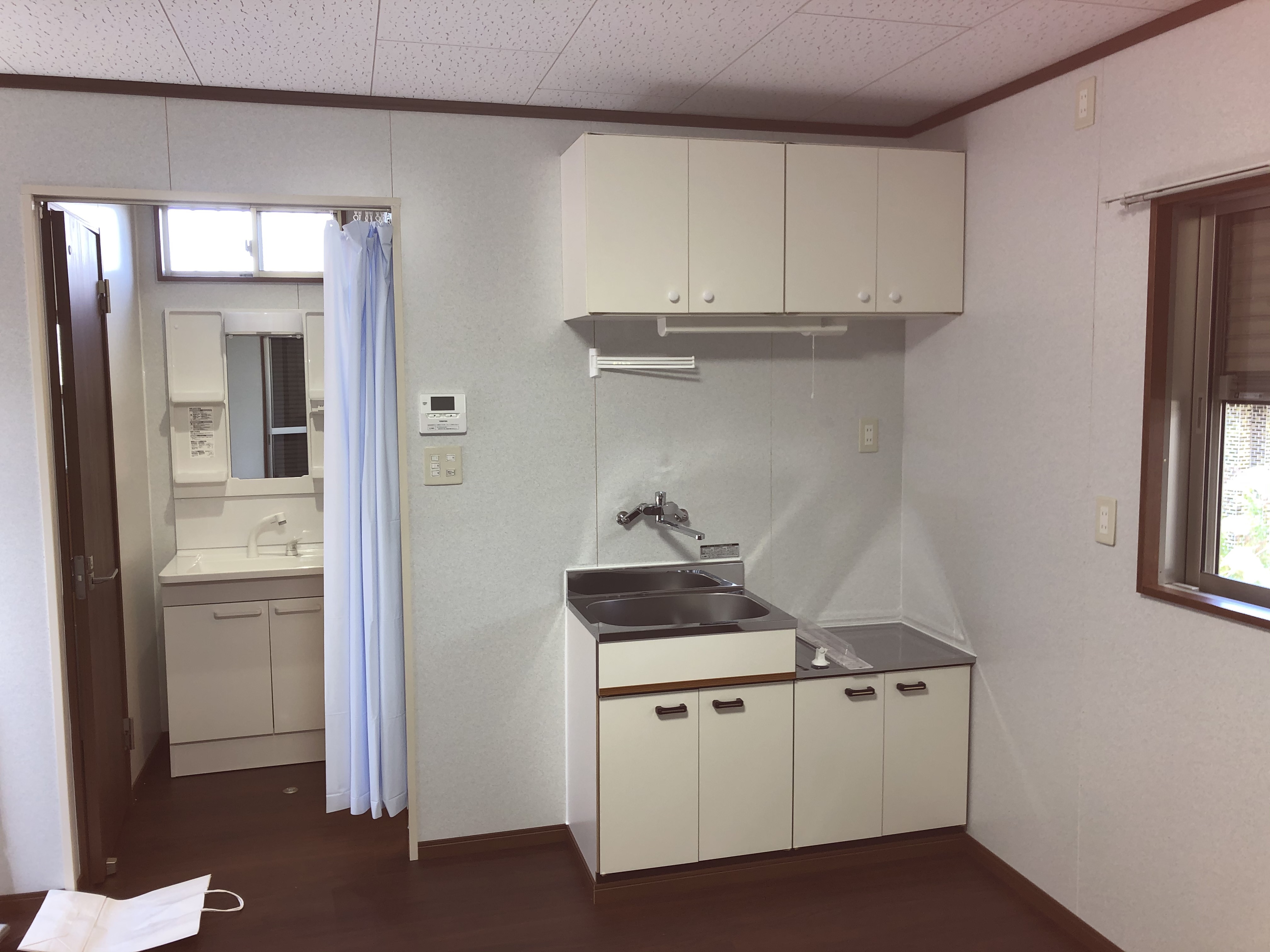 流し台、洗面室