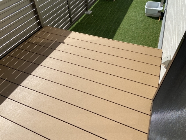 ウッドデッキ