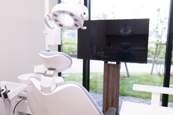 【ホワイトニング】①オフィスホワイトニング診察室写真_コピー