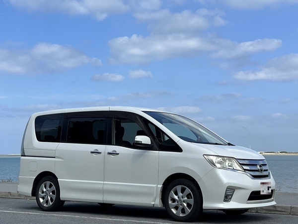 日産 セレナ_コピー