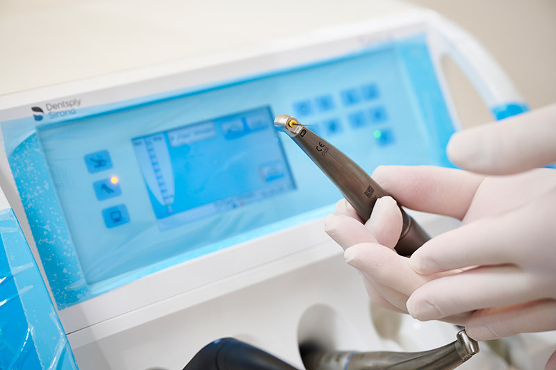 P5専用のコントラとニッケルチタンファイルを装着した様子