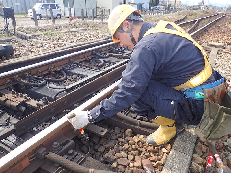 在来線 融雪器点検