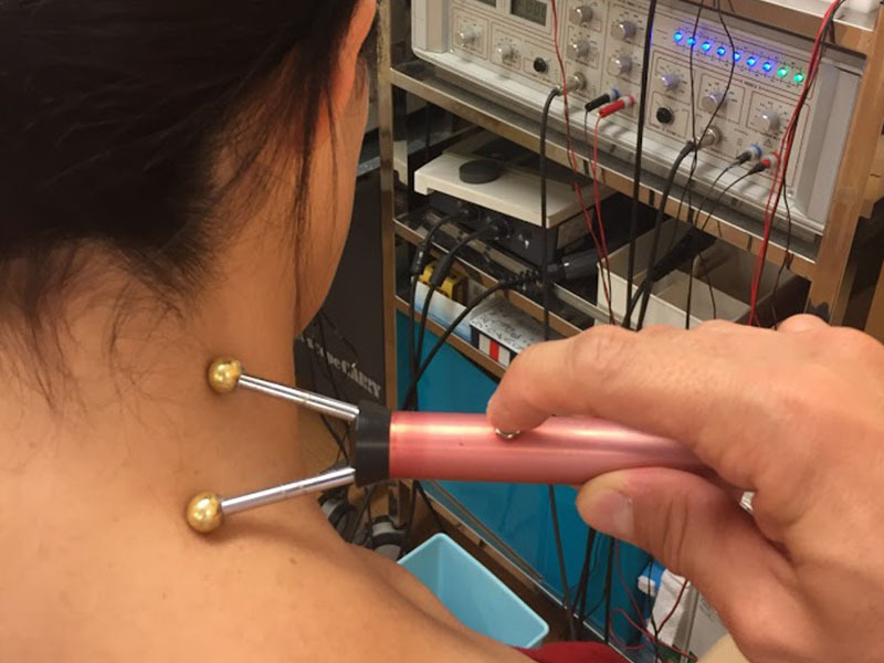アキュスコープ|特殊電気治療