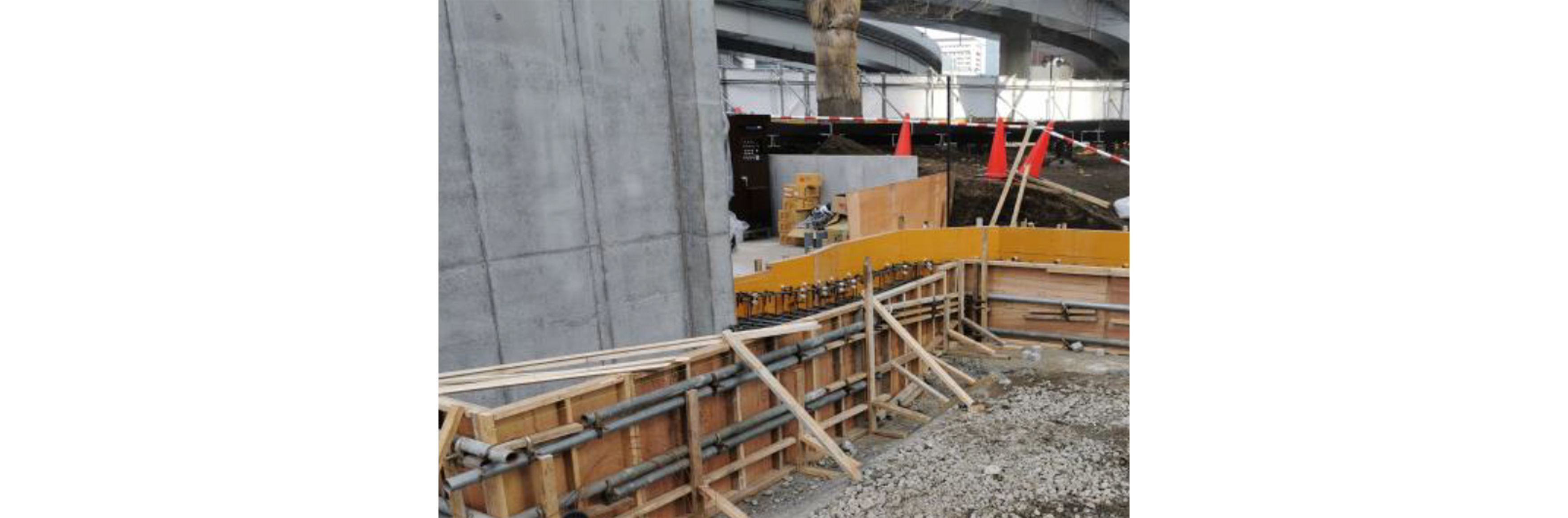 019.滝流れ型枠建込状況