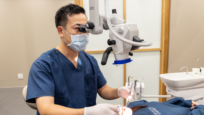 microscope-dental treatment-root canal treatment