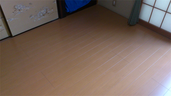 フローリングへ