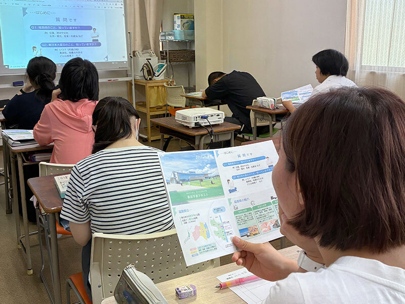 講義に参加する学生たち