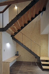 №13　１階　階段室