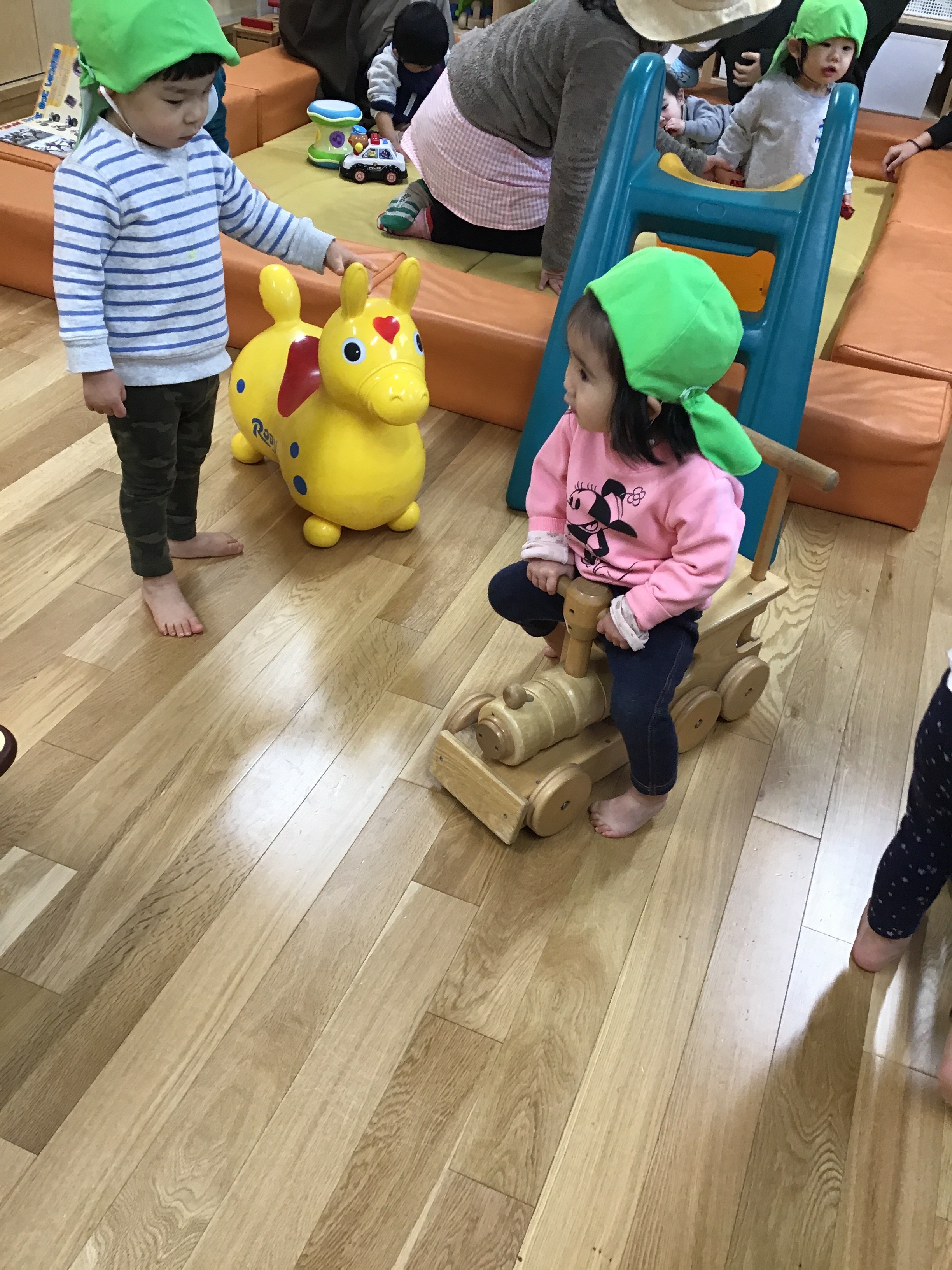 マリー保育園浅草 児童館で楽しもう たくさんの遊びに大盛り上がり マリー保育園浅草 児童館で楽しもう たくさんの遊びに大盛り上がり
