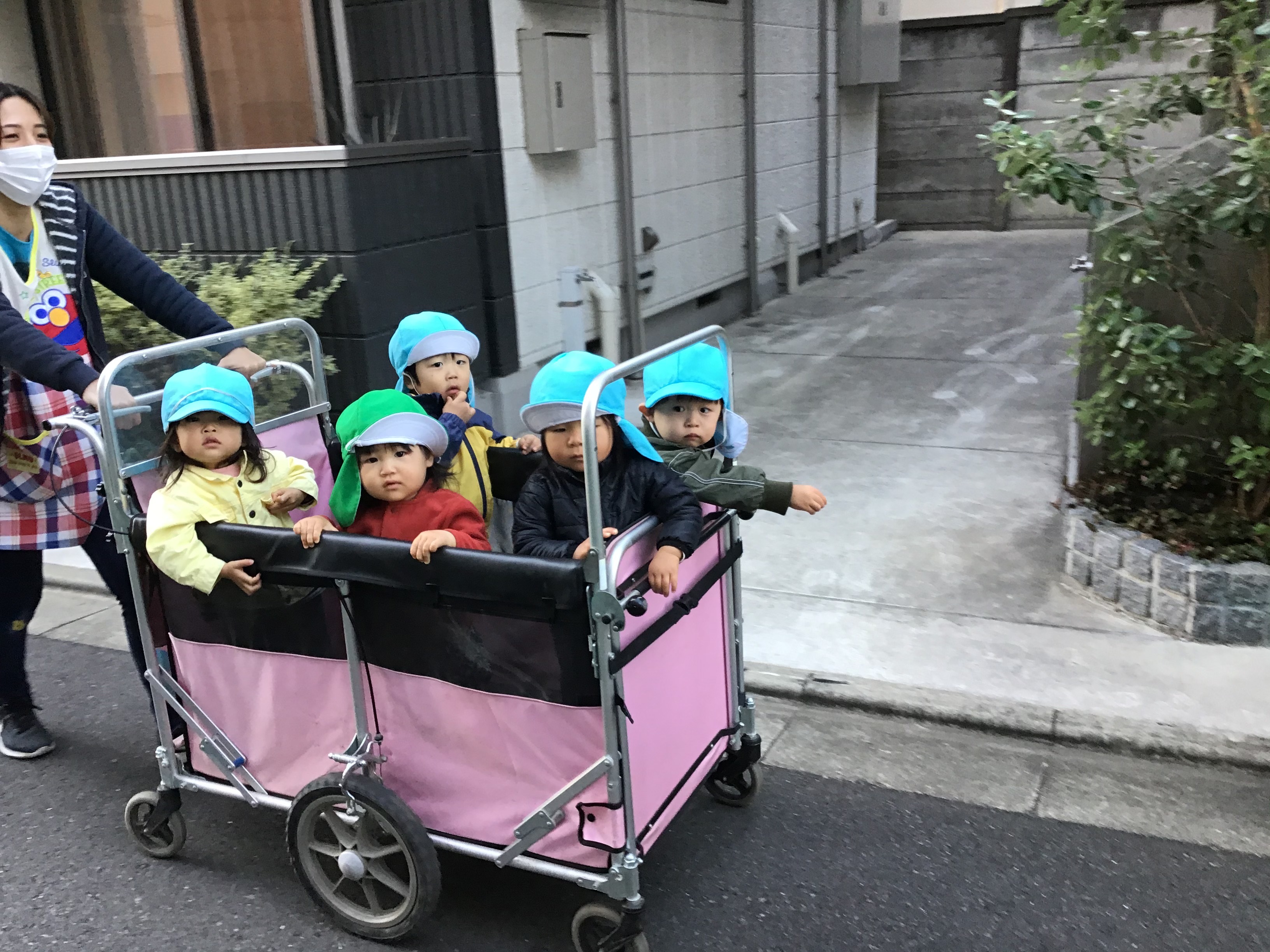 マリー保育園元住吉 夕方のお散歩