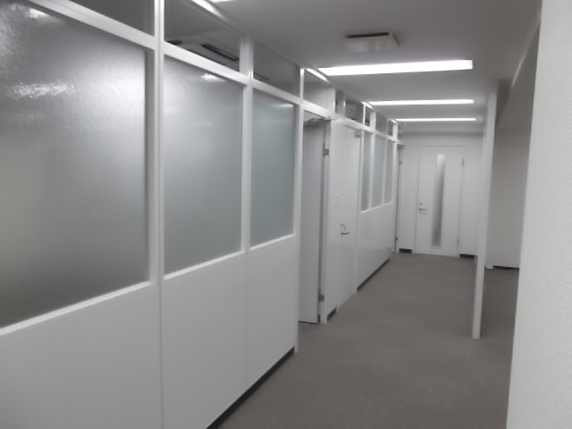 オフィスのレイアウト 内装工事 パーティションの施工ならありがとう屋間仕切り