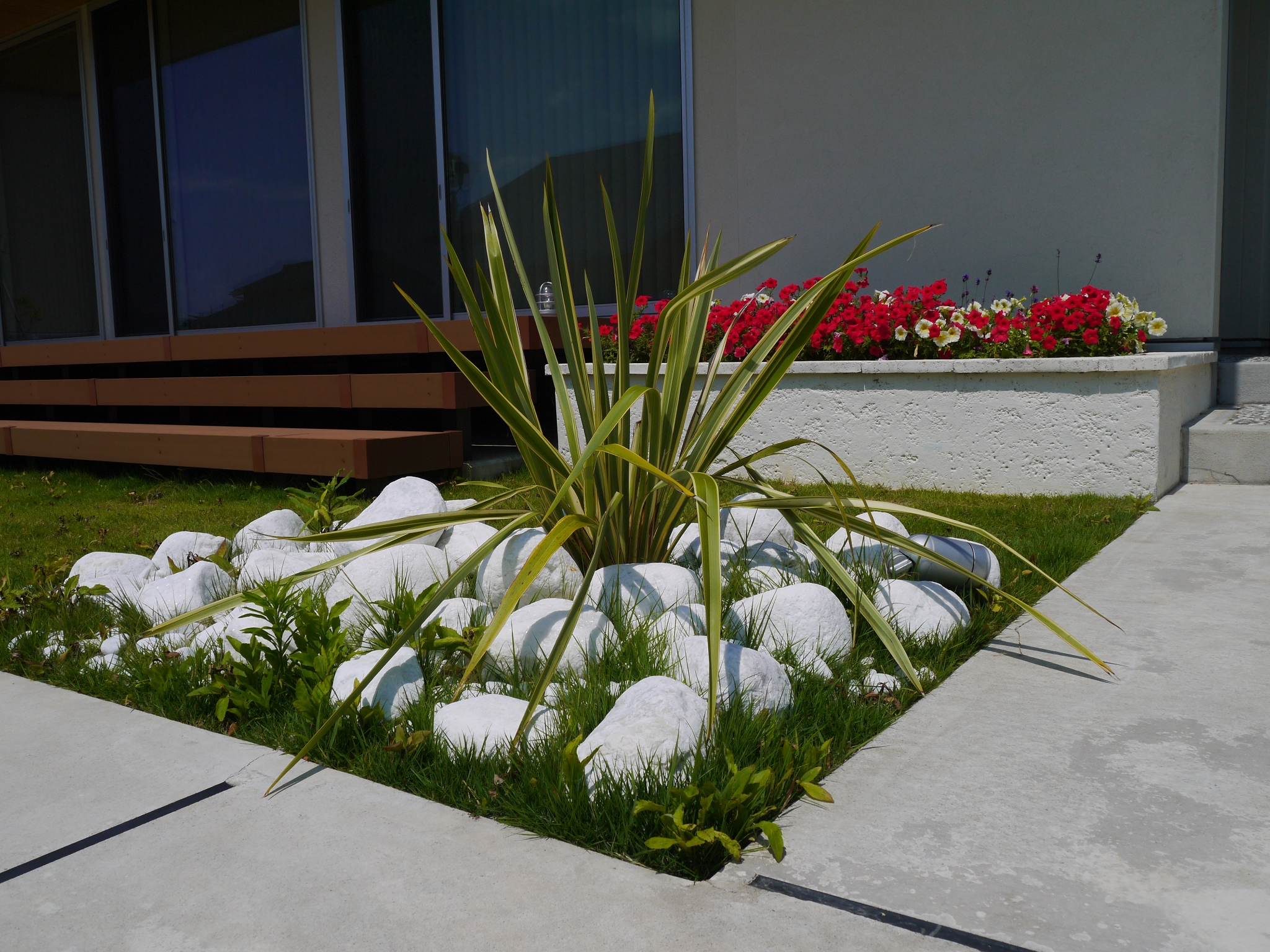 エクステリア 石川県河北郡 N様邸 沖縄風の花壇 エクステリア 石川県河北郡 N様邸 沖縄風の花壇