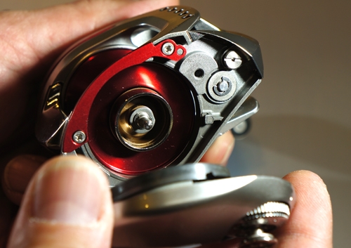 ベイトの注油 練馬区 東京 のリールメンテナンスのセルフィッシュ