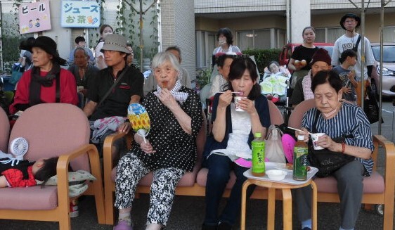 納涼祭入居者2