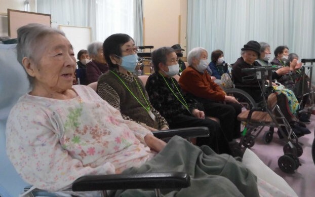 長谷川バンド１２月3JPG