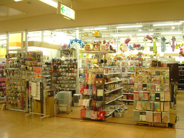 100円ショップポピア アピタ松任店 石川県白山市 100円ショップポピア アピタ松任店 石川県白山市