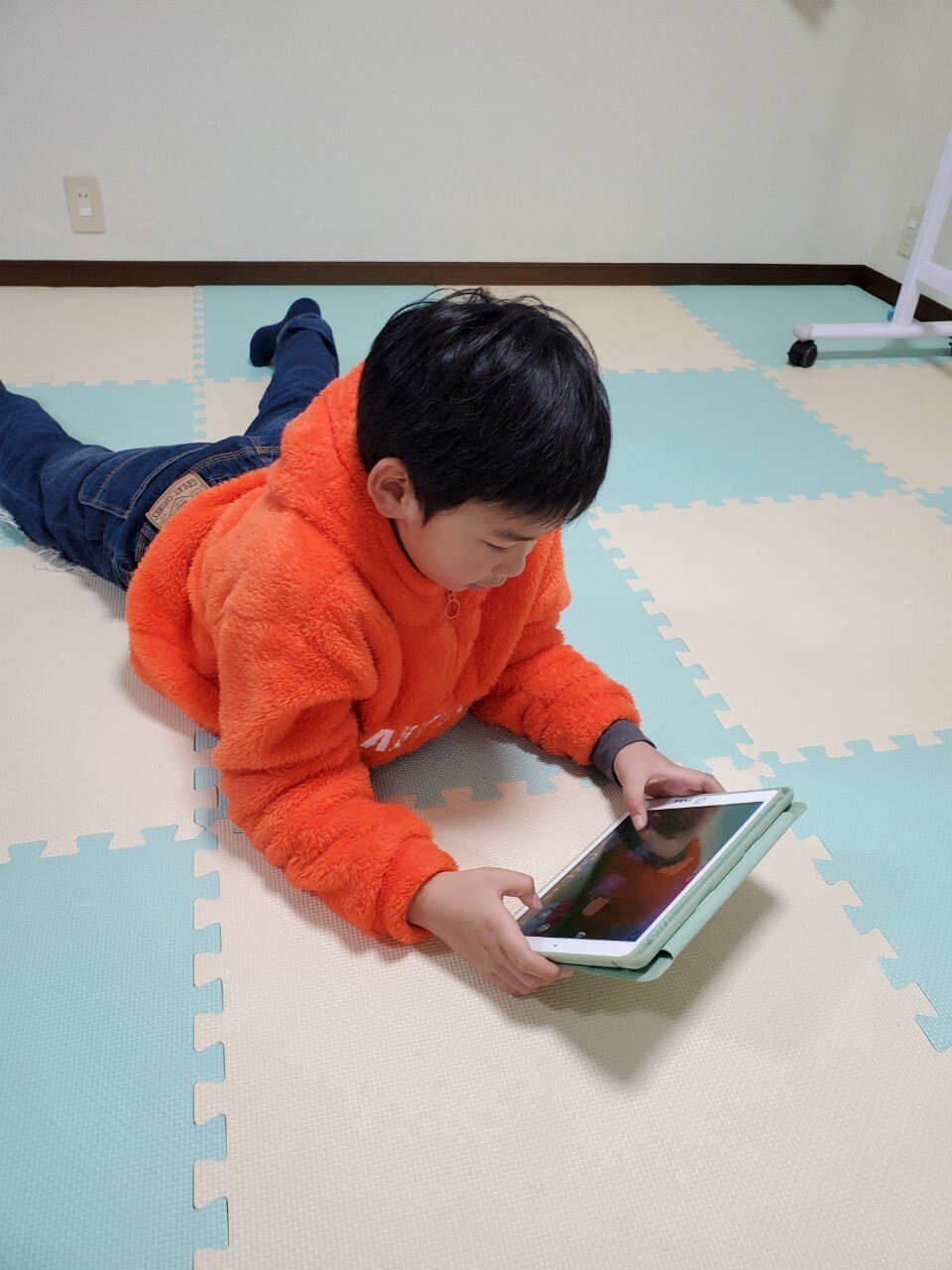 A5B49A0B-B48B-40DA-B891-EB53E626D8E0
