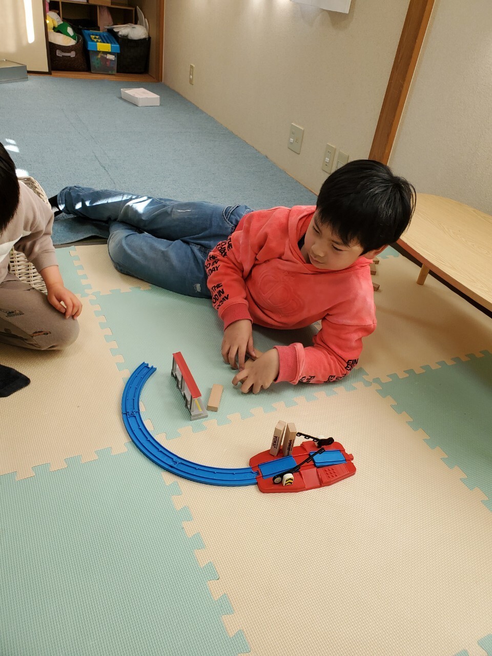 849D29A8-9593-4FB8-A6DB-200685D6FFF4