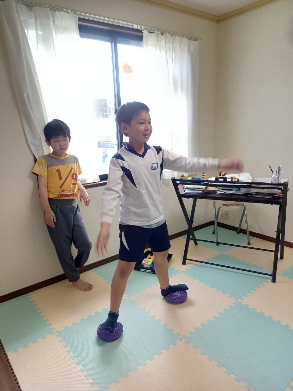 2E07DBB8-B23C-4A19-9540-36EF86C9F542