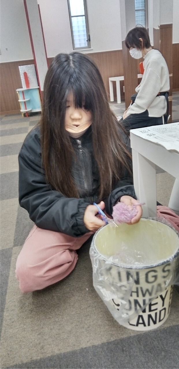 1739937025890