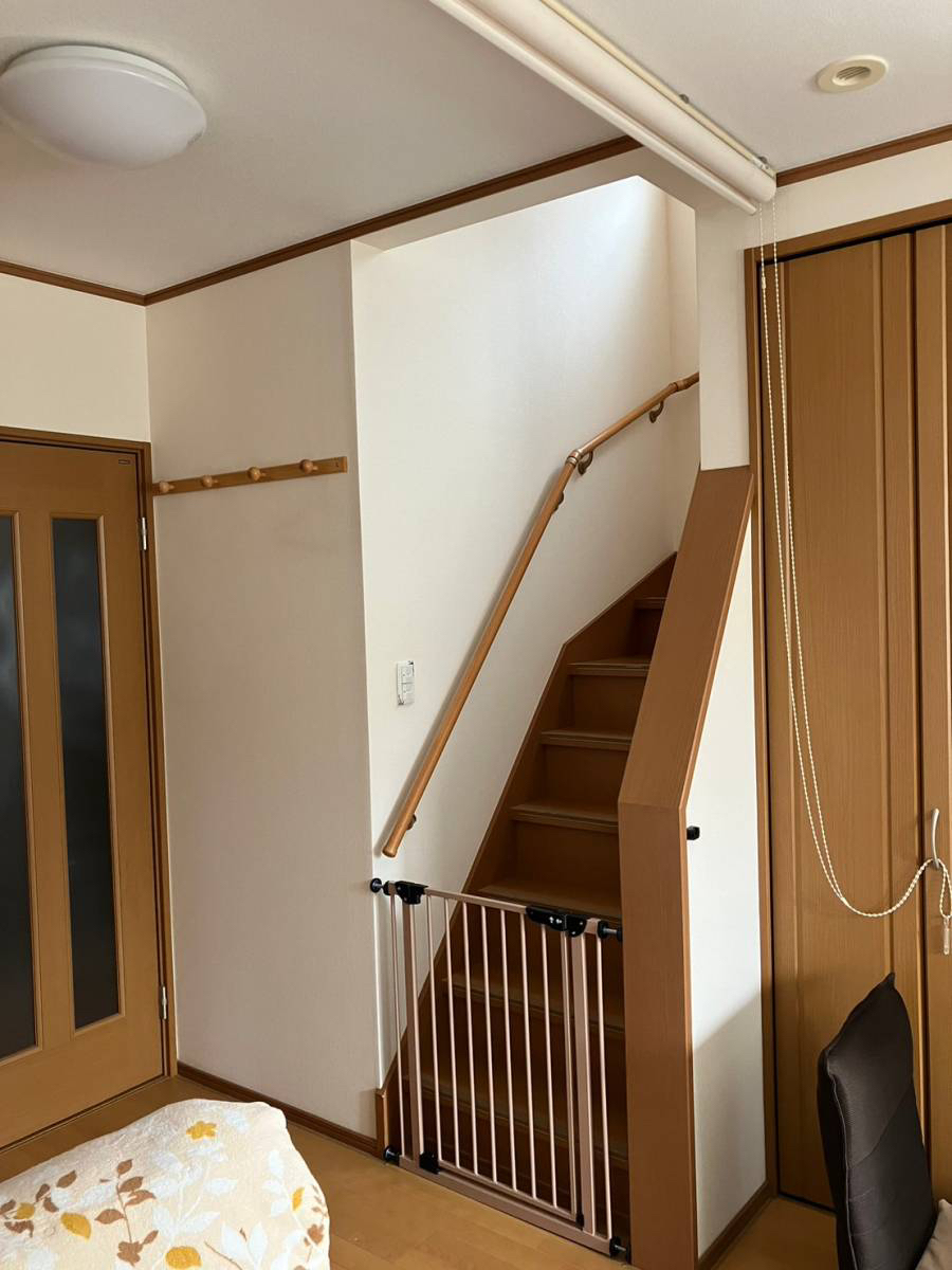 松井様邸階段ビフォー