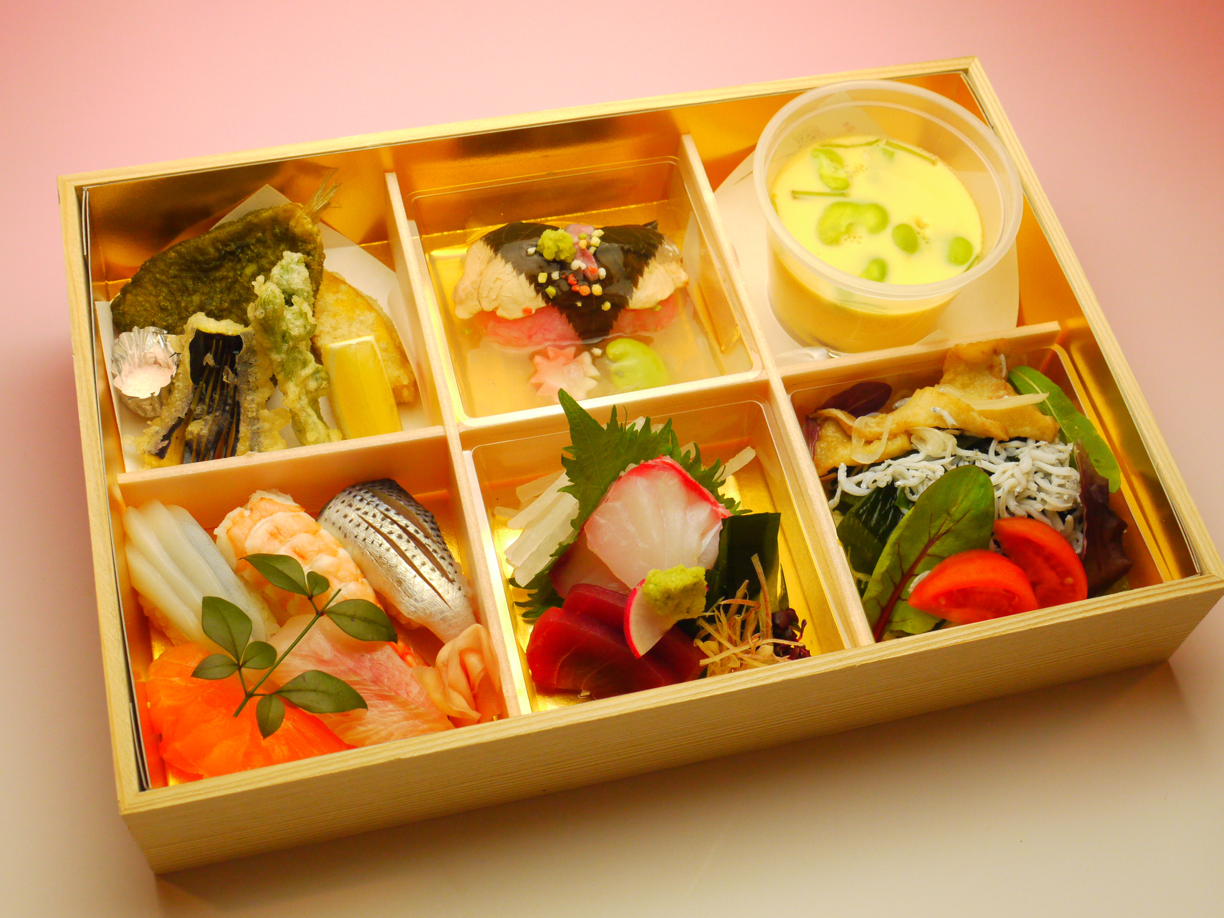 仕出し 折詰 熊本の創作和食 京料理 江戸前寿司 和色 亀八 熊本市中央区新大江 仕出し 折詰 熊本の創作和食 京料理 江戸前寿司 和色 亀八 熊本市中央区新大江