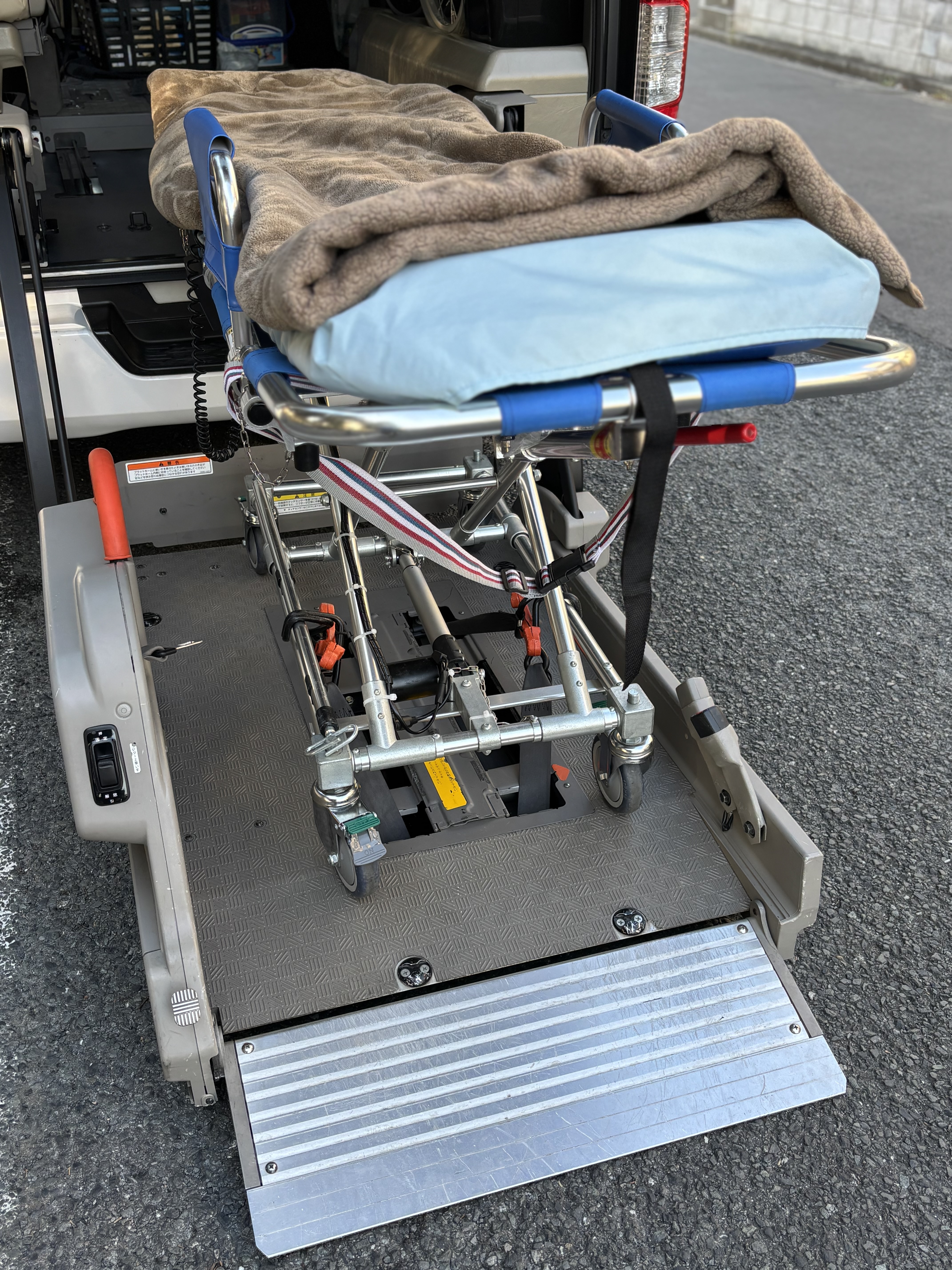 横浜市南区の介護タクシー 介っ人（すけっと） | 横浜市南区で介護