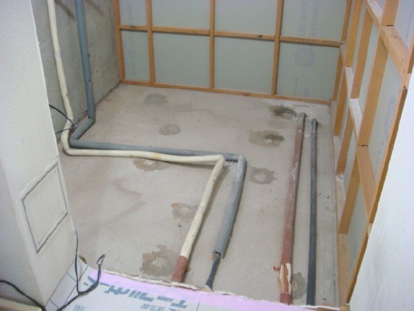施工中12
