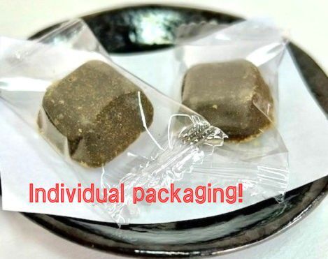 抹茶の黒糖スイーツ個別包装写真（文字入り）