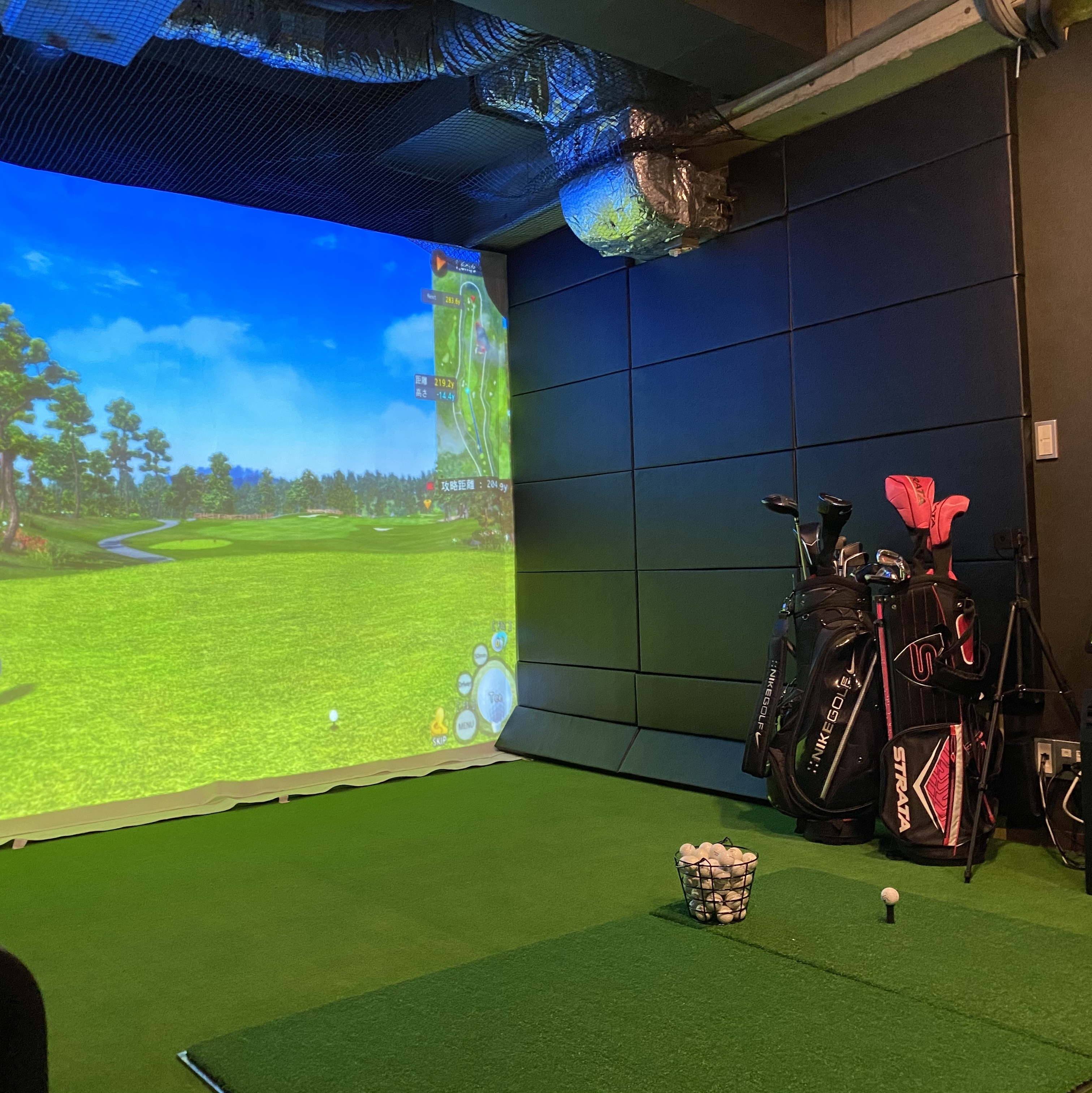 Gold32 Gold32 港区赤坂の本格シミュレーションゴルフバー Gold32 Gold32 港区赤坂の本格シミュレーションゴルフバー