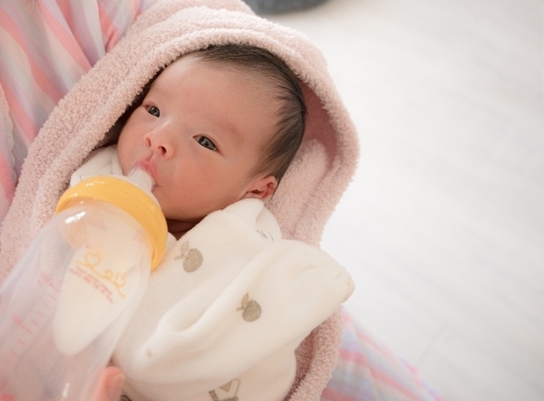 baby_milk_bottle_コピー