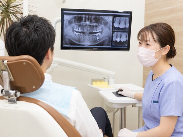 periodontal-results-review-with-hygienist