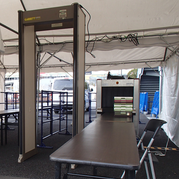 スポーツイベントX線金属両探知機設置