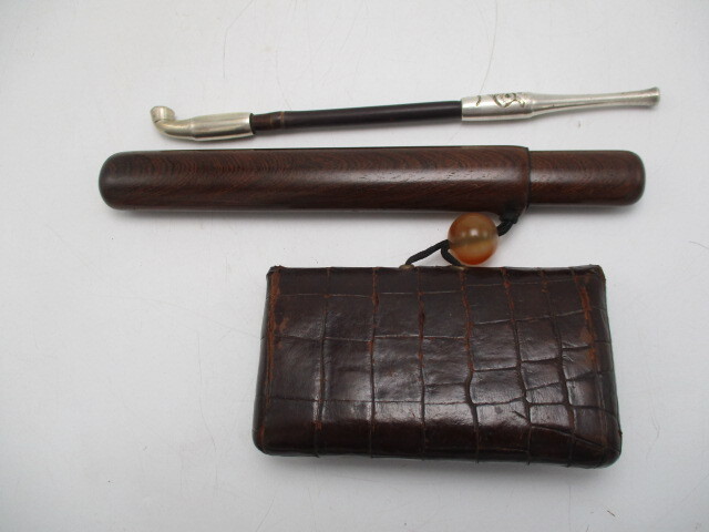 キセル　煙管　根付　煙草入れ　煙草筒　細工　緒締玉　銀象嵌　虎　提げ物　子供