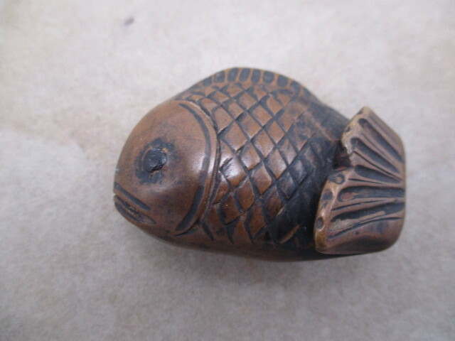 レトロ アンティーク 骨董品 根付 タイ 鯛 在銘 正直 木製