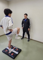 KOBA 片足上げ